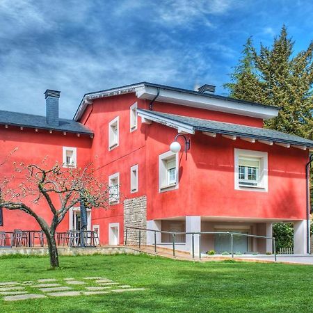 فندق Pura Vida Pirineos جاكا المظهر الخارجي الصورة